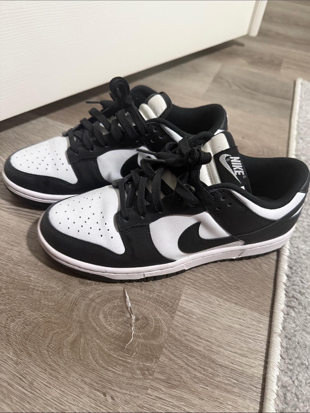 Nike Women’s Black & White Low Top Sneakers